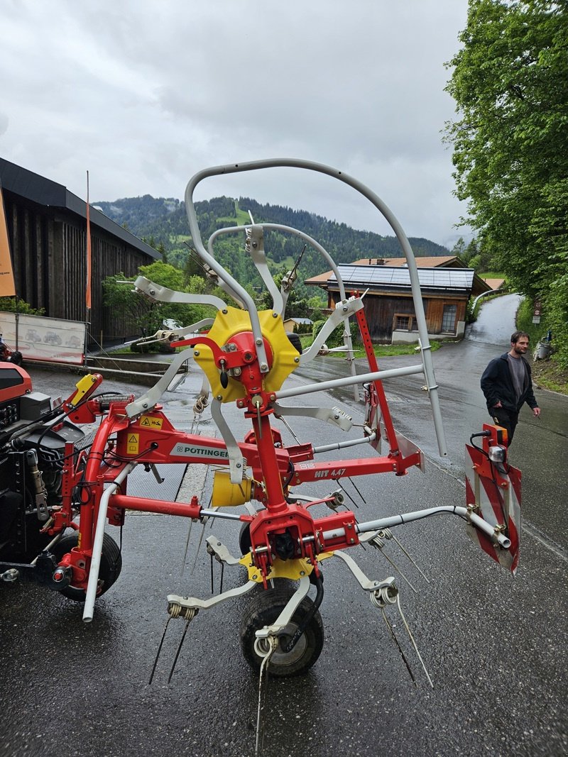 Kreiselheuer typu Pöttinger Sonstiges, Gebrauchtmaschine v Gstaad (Obrázek 3)