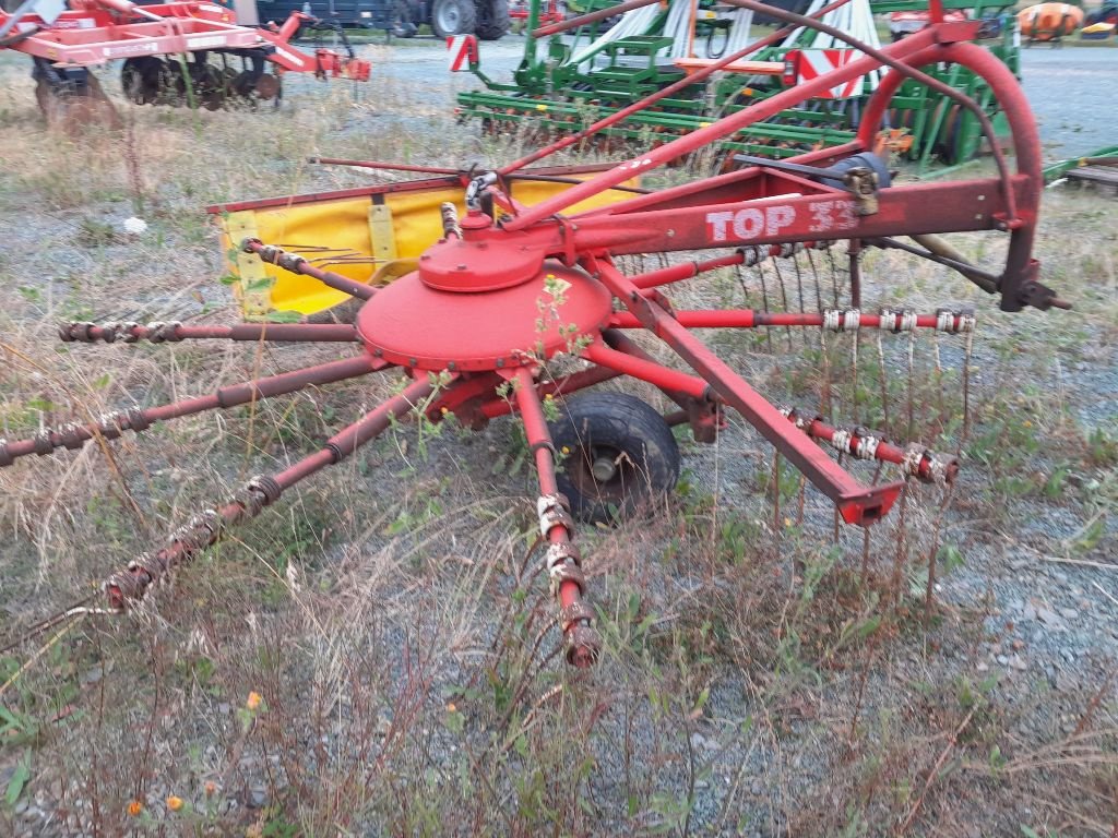 Kreiselheuer des Typs Pöttinger TOP 33, Gebrauchtmaschine in BAZOGES EN PAREDS (Bild 3)