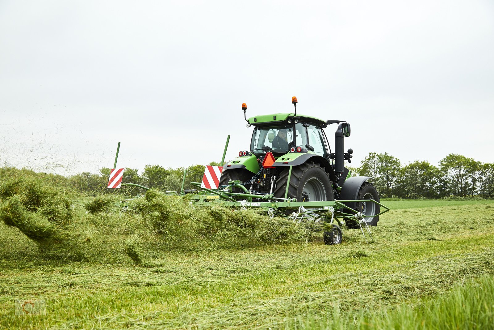 Kreiselheuer typu PRONAR PWP 770 6-Kreisel 7,70m Heuwender, Neumaschine w Tiefenbach (Zdjęcie 6)