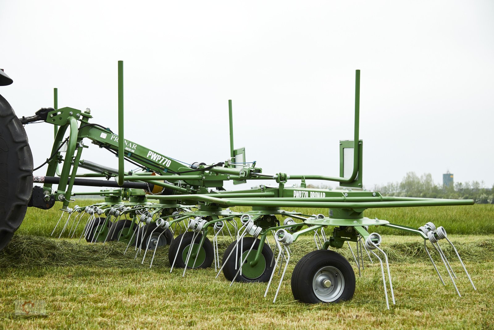 Kreiselheuer типа PRONAR PWP 770 6-Kreisel 7,70m Heuwender, Neumaschine в Tiefenbach (Фотография 5)