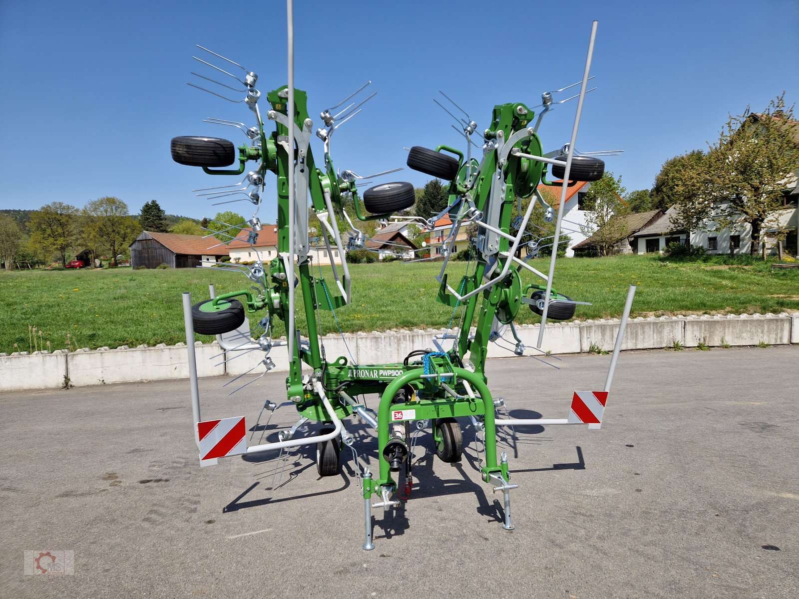 Kreiselheuer des Typs PRONAR PWP 900 8-Kreisel 9m Heuwender, Neumaschine in Tiefenbach (Bild 3)