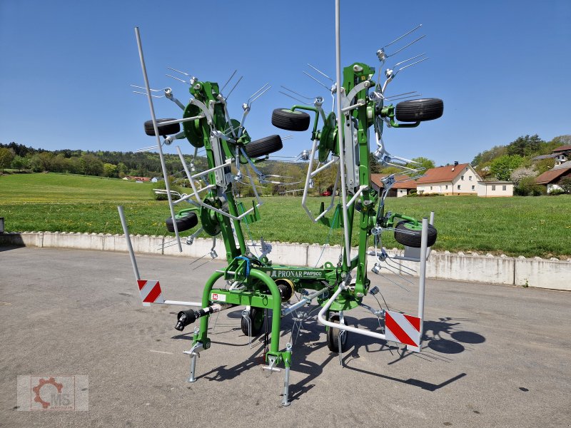 Kreiselheuer van het type PRONAR PWP 900 8-Kreisel 9m Heuwender, Neumaschine in Tiefenbach