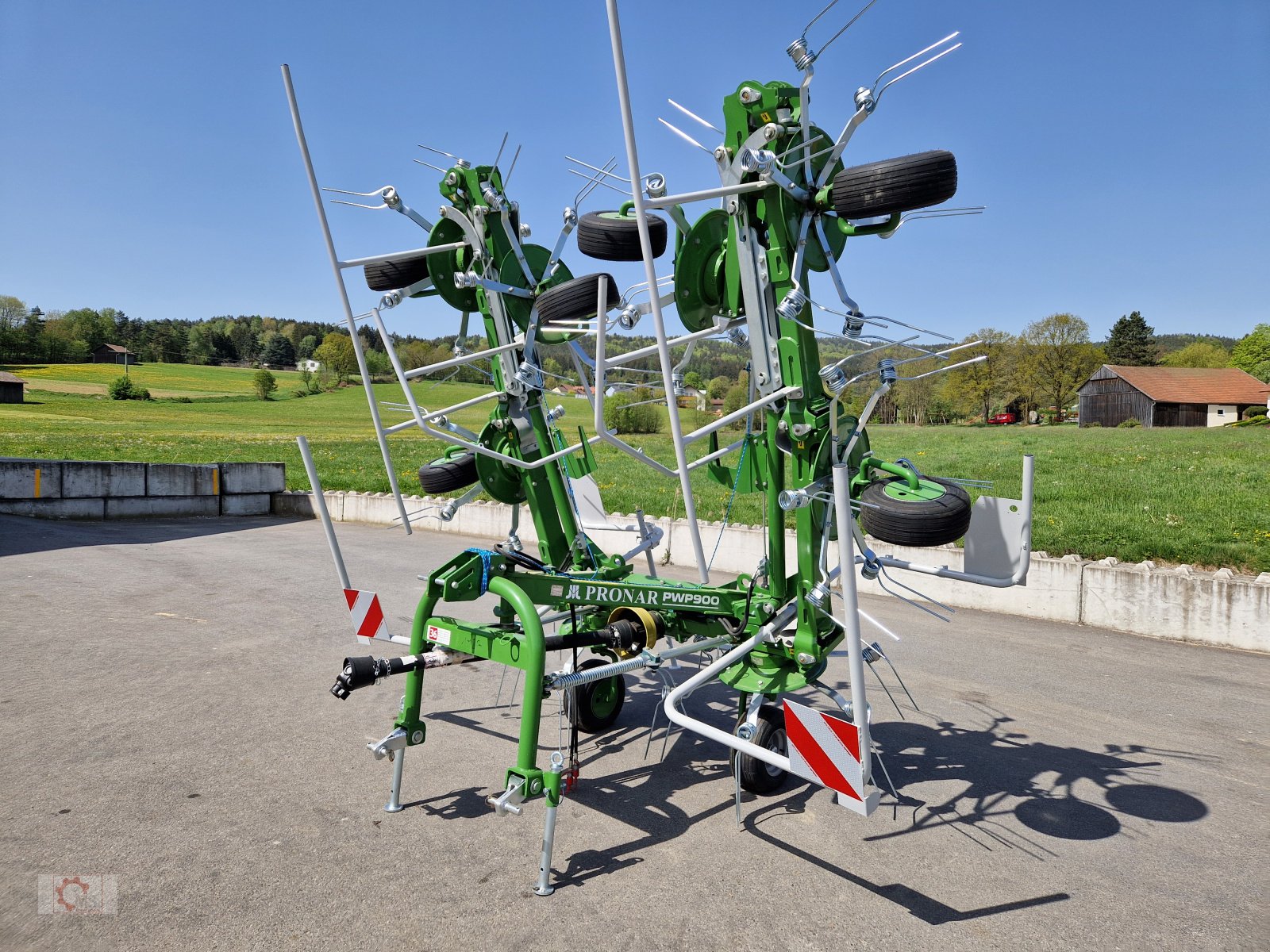 Kreiselheuer a típus PRONAR PWP 900 8-Kreisel 9m Heuwender, Neumaschine ekkor: Tiefenbach (Kép 2)