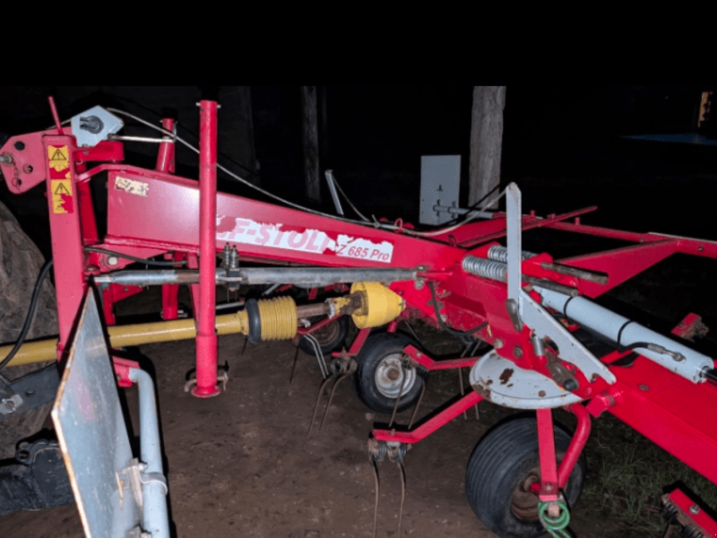 Kreiselheuer tip Stoll Z 685 PRO, Gebrauchtmaschine in PONTIVY (Poză 1)