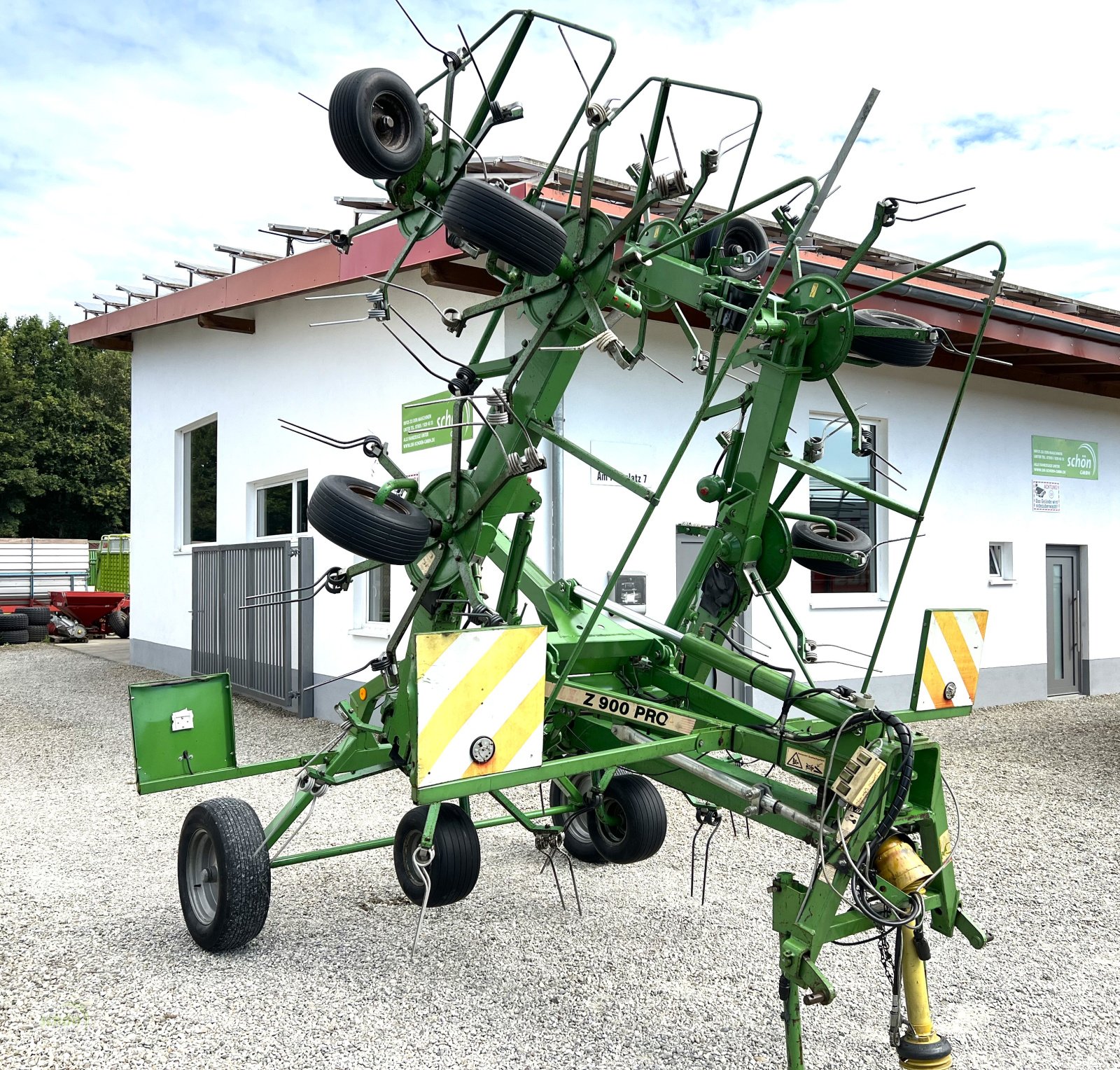 Kreiselheuer des Typs Stoll Z 900 A Pro - 8-er Kreiselheuer mit Transport-Fahrwerk und elektrischer Bedienung, Gebrauchtmaschine in Burgrieden (Bild 4)