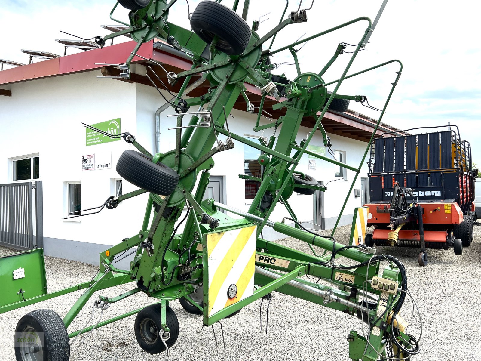 Kreiselheuer tip Stoll Z 900 A Pro - 8-er Kreiselheuer mit Transport-Fahrwerk und elektrischer Bedienung, Gebrauchtmaschine in Burgrieden (Poză 7)