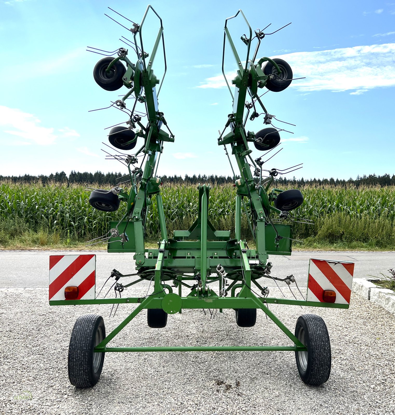 Kreiselheuer типа Stoll Z 900 A Pro - 8-er Kreiselheuer mit Transport-Fahrwerk und elektrischer Bedienung, Gebrauchtmaschine в Burgrieden (Фотография 9)