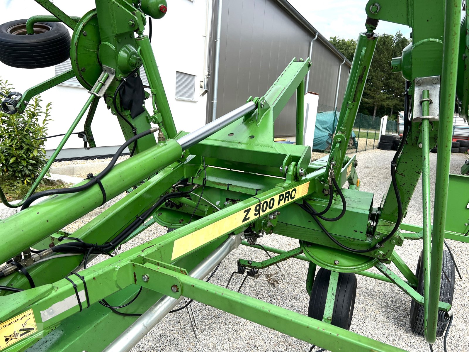 Kreiselheuer типа Stoll Z 900 A Pro - 8-er Kreiselheuer mit Transport-Fahrwerk und elektrischer Bedienung, Gebrauchtmaschine в Burgrieden (Фотография 19)