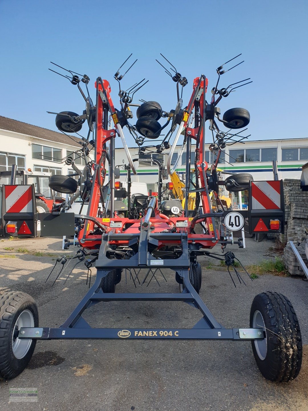 Kreiselheuer типа Vicon Fanex 904 C -mit Fahrwerk und Stützrädern-, Neumaschine в Diessen (Фотография 4)