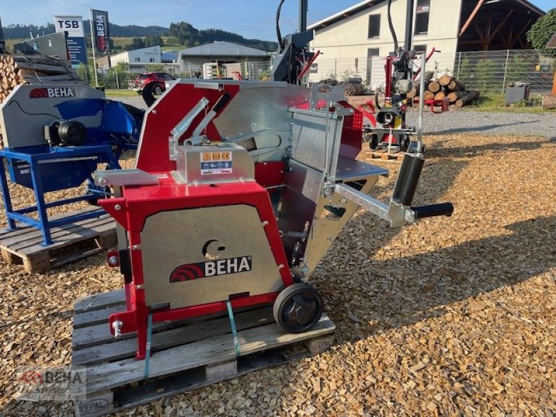 Kreissäge & Wippsäge of the type BEHA BEHA Wippkreissäge mit Zapfwellenantrieb Neu (Ausstellungsmaschine ganz wenig im Einsatz), Neumaschine in Steinach