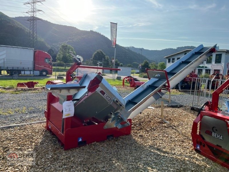 Kreissäge & Wippsäge del tipo BEHA Schrägsäge, hydraulische Wippe mit Förderband 5m 40cm breit, Zapfwellenantrieb, Gebrauchtmaschine en Steinach (Imagen 1)