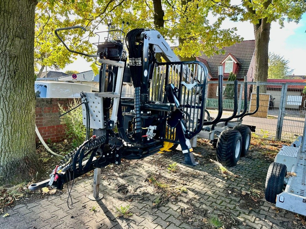 Kurzholzanhänger des Typs Optimal MF 950, Gebrauchtmaschine in Liebenwalde (Bild 1)