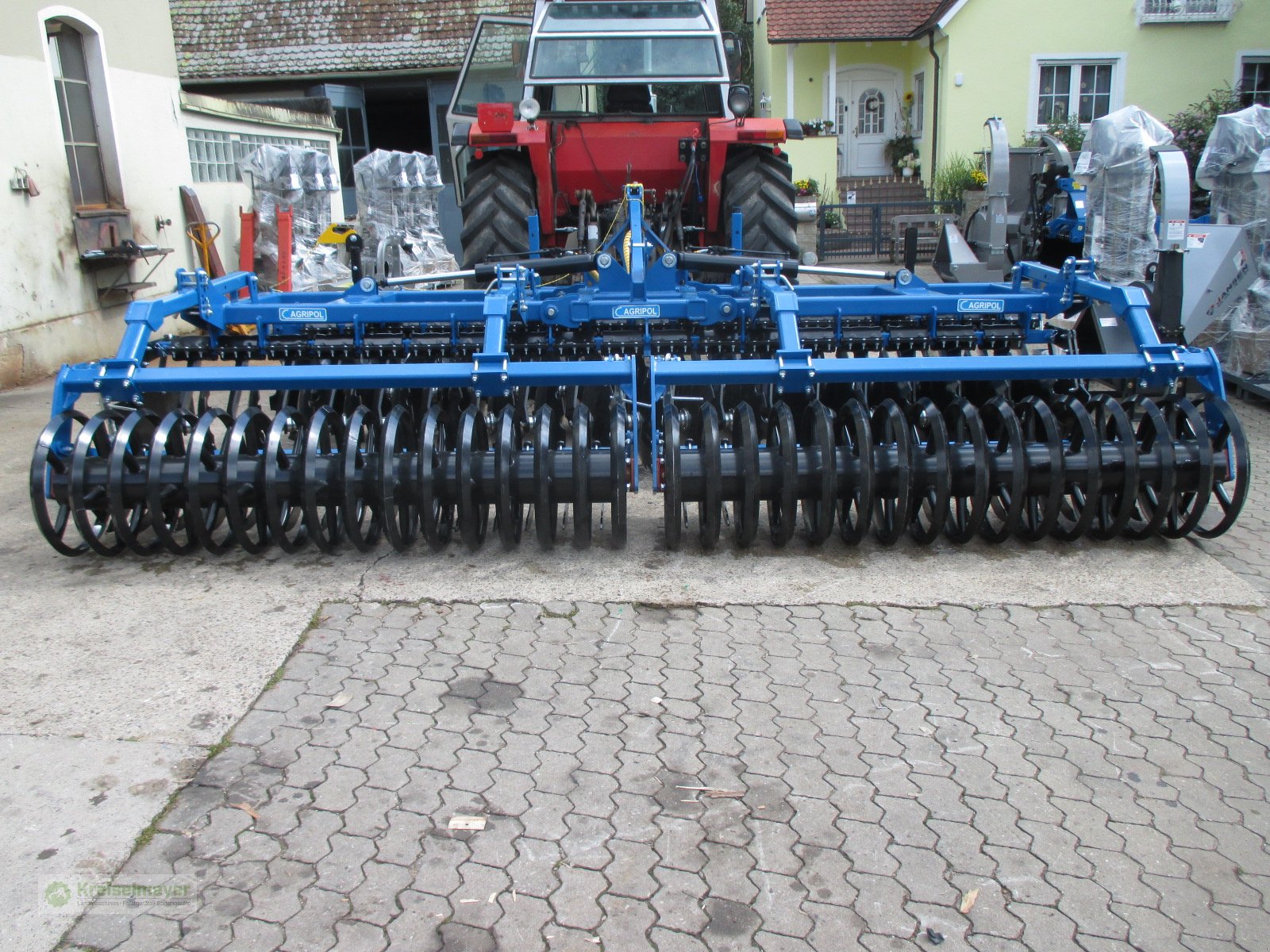 Kurzscheibenegge van het type Agripol Titanum 450 mit Dachringwalze hydr.klappbar, Neumaschine in Feuchtwangen (Foto 4)