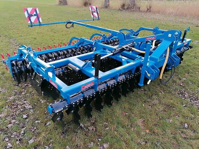 Kurzscheibenegge des Typs Agripol TITANUM 450 Scheibenegge 4.5m Kurzscheibenegge, Neumaschine in Gronau (Bild 1)