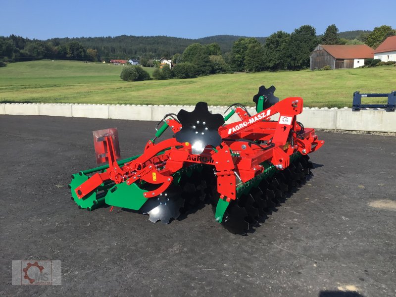 Kurzscheibenegge des Typs Agro-Masz BT 30 3m Arbeitsbreite Beleuchtung, Neumaschine in Tiefenbach