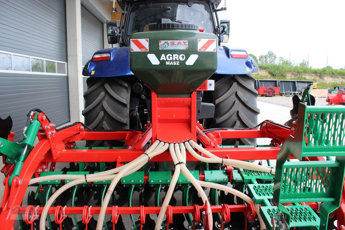 Kurzscheibenegge des Typs Agro-Masz Scheibenegge BT 30+SP 230-GPS, Neumaschine in Eberschwang (Bild 5)