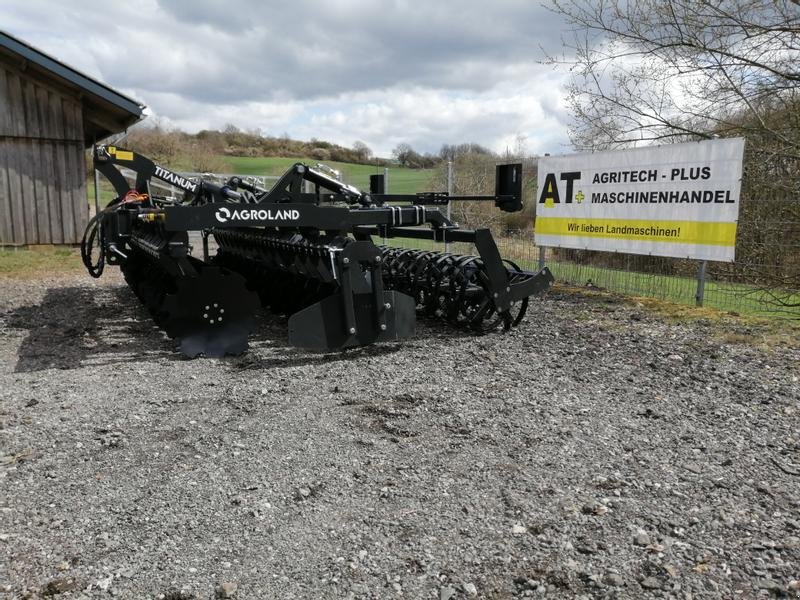 Kurzscheibenegge des Typs Agroland Titanum 400, keine catros, keine joker, keine heliodor, Neumaschine in Freisen-Asweiler (Bild 1)