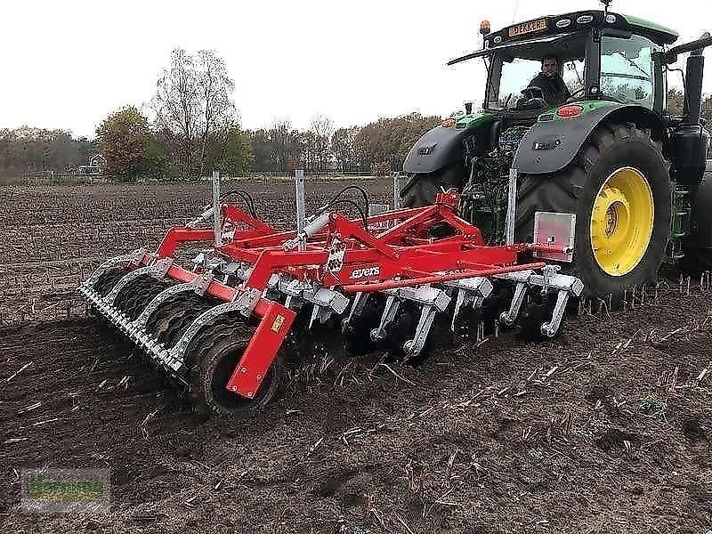 Kurzscheibenegge des Typs Evers VIERREIHEN, Neumaschine in Unterschneidheim-Zöbingen (Bild 2)