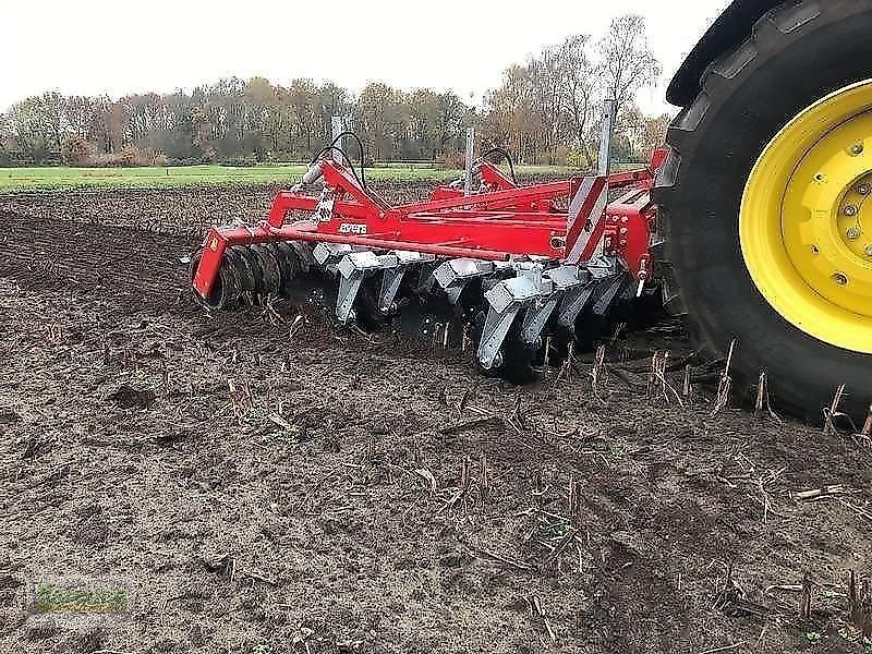 Kurzscheibenegge des Typs Evers VIERREIHEN, Neumaschine in Unterschneidheim-Zöbingen (Bild 3)