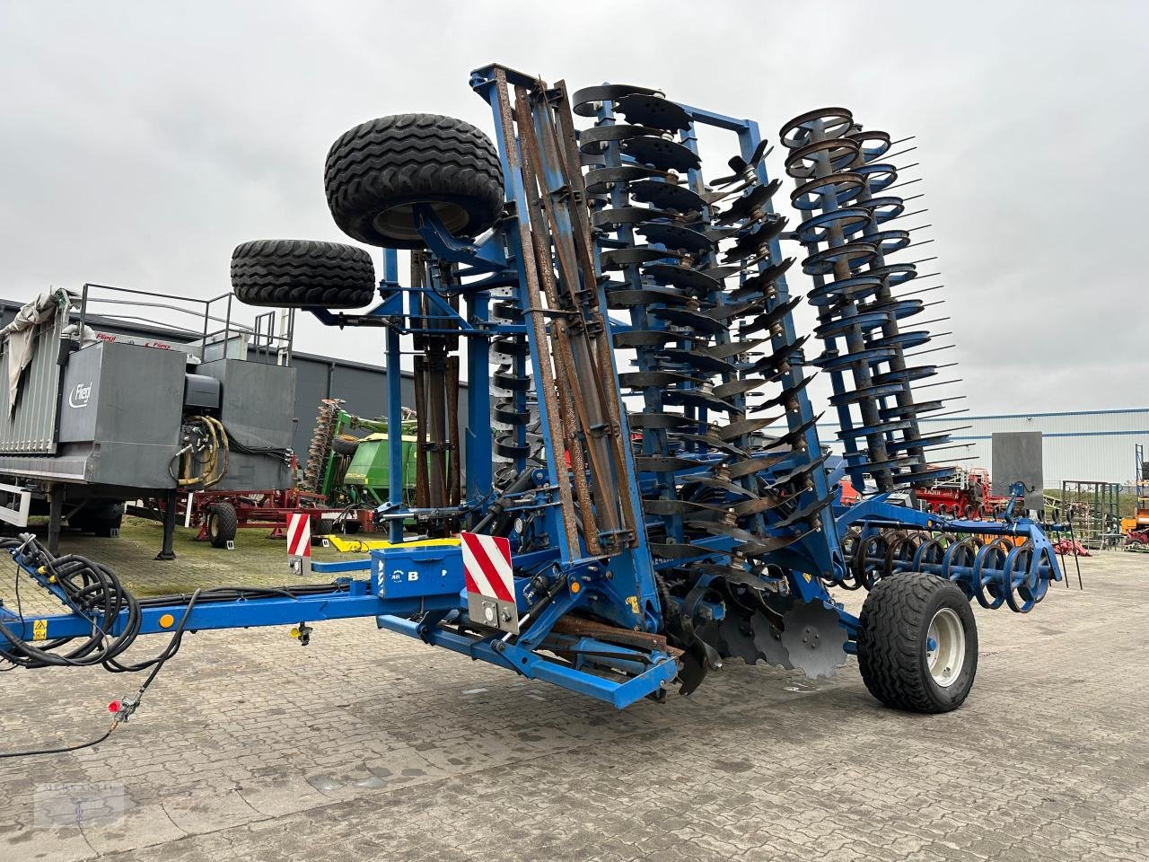 Kurzscheibenegge des Typs Köckerling Rebell Classic 800T + Messerwalze - SCHEIBEN NEU, Gebrauchtmaschine in Pragsdorf (Bild 1)