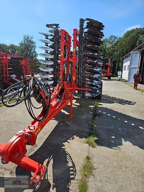 Kurzscheibenegge of the type Kuhn Optimer 5000XL, Neumaschine in Flessau (Picture 2)