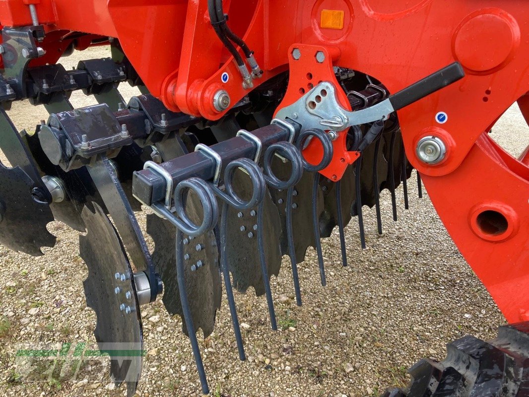 Kurzscheibenegge of the type Kuhn Optimer L 6000, Neumaschine in Inneringen (Picture 11)