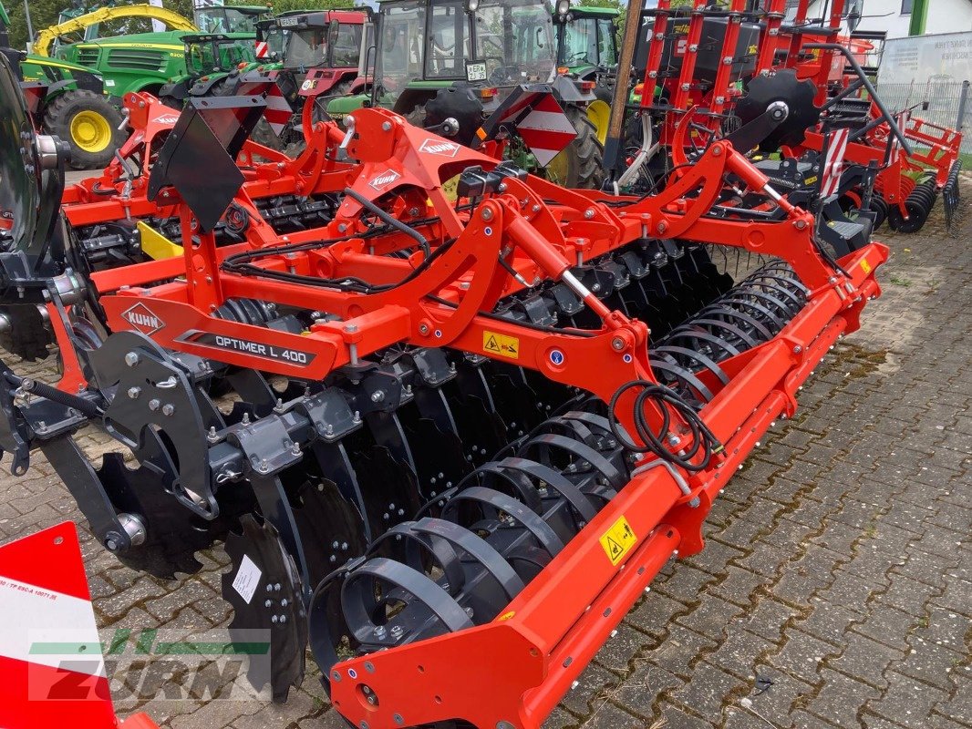 Kurzscheibenegge van het type Kuhn Optimer L400, Neumaschine in Emskirchen (Foto 1)