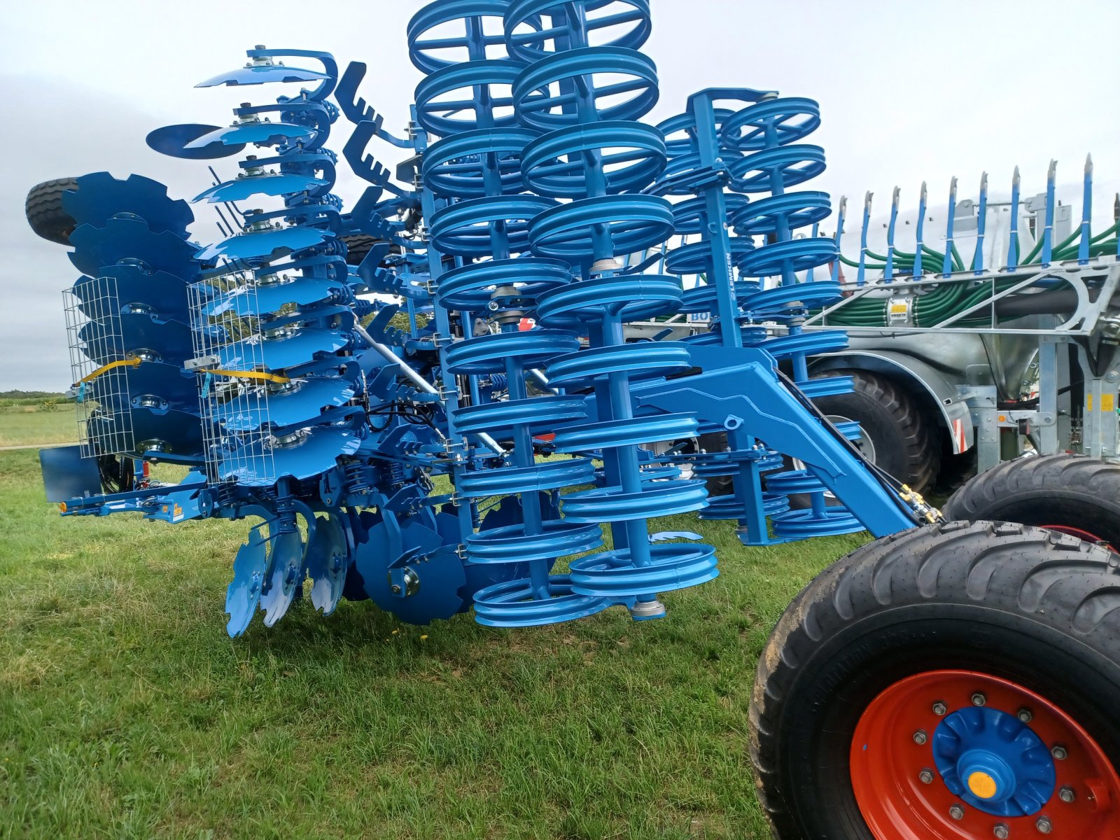 Kurzscheibenegge van het type Lemken Rubin 10/500 KUA, Neumaschine in Uffenheim (Foto 2)