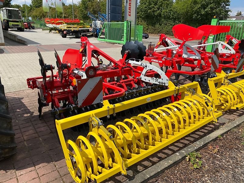 Kurzscheibenegge des Typs Pöttinger Terradisc 3001, Neumaschine in Bad Rappenau (Bild 3)