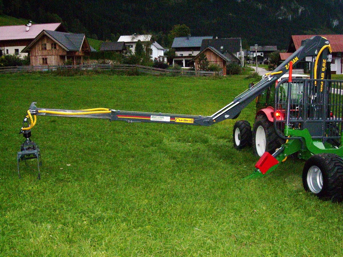 Ladekrane & Rückezange Türe ait BigAb Z 6,6, Neumaschine içinde Gosau am Dachstein (resim 3)