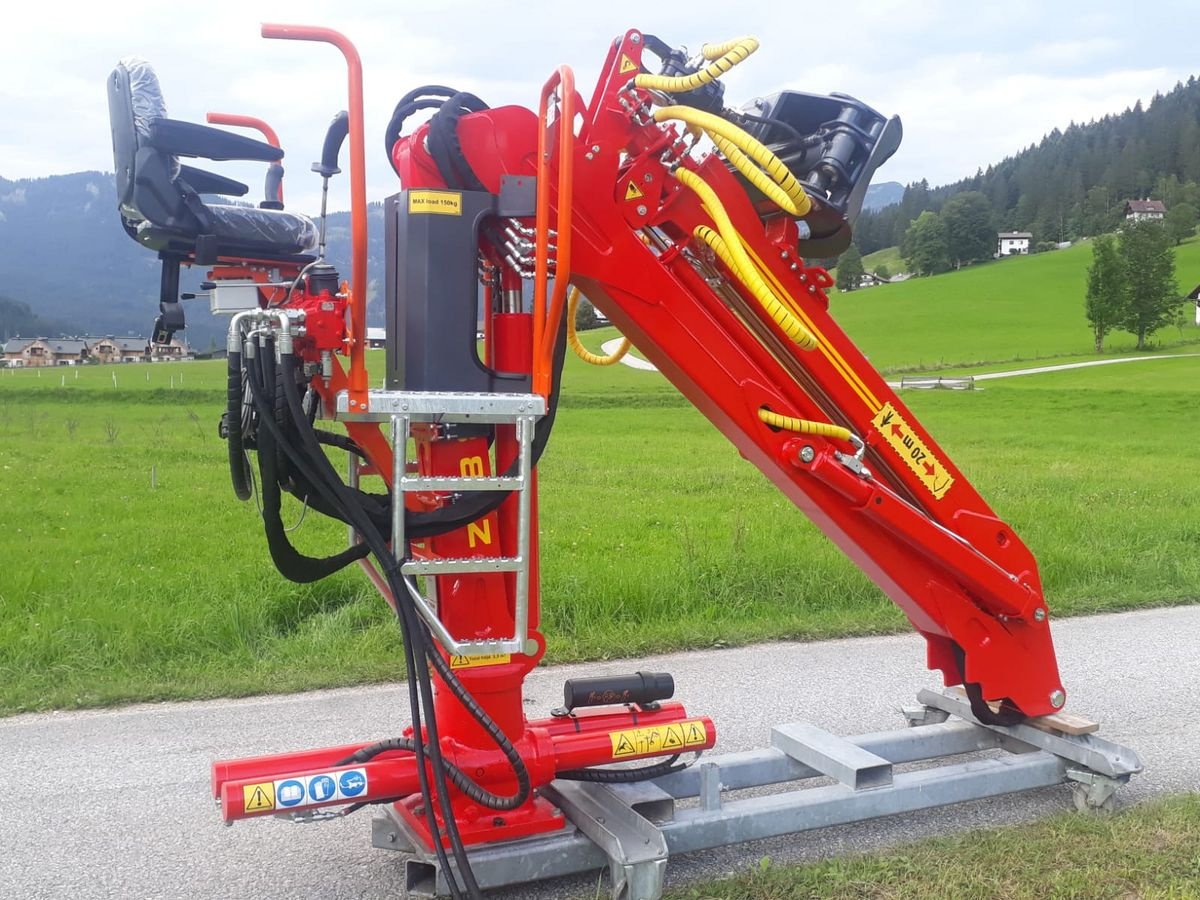 Ladekrane & Rückezange des Typs BigAb Z 8,0 mit Hochsitzbedienung, Neumaschine in Gosau am Dachstein (Bild 2)