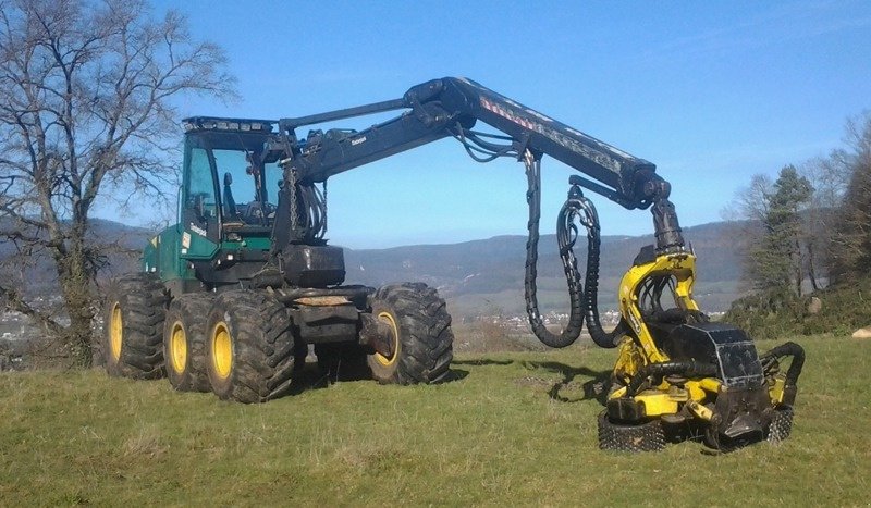 Ladekrane & Rückezange van het type John Deere 1470 D, Gebrauchtmaschine in Courrendlin (Foto 7)