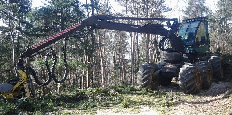 Ladekrane & Rückezange van het type John Deere 1470 D, Gebrauchtmaschine in Courrendlin (Foto 6)