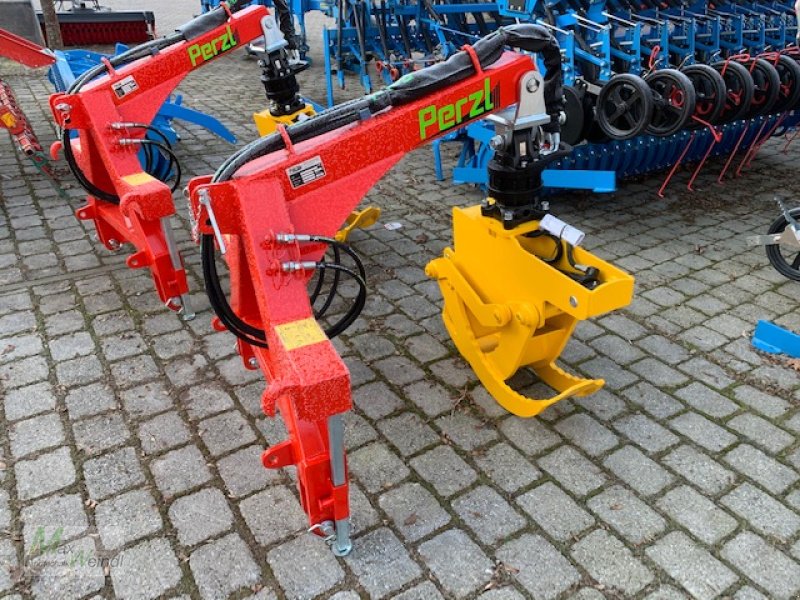 Ladekrane & Rückezange van het type Perzl RZ 165, Neumaschine in Markt Schwaben (Foto 1)