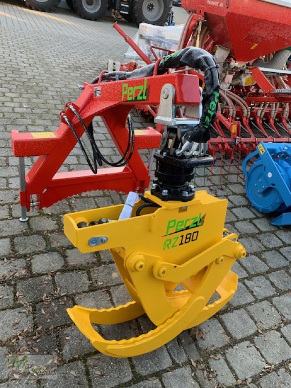 Ladekrane & Rückezange des Typs Perzl RZ 180, Neumaschine in Markt Schwaben (Bild 2)