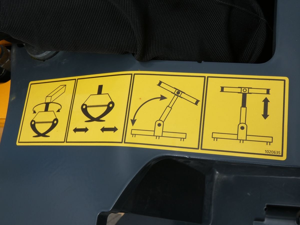 Ladekrane & Rückezange of the type Uniforest Scorpion Var 3 Premi, Neumaschine in Schlitters (Picture 17)