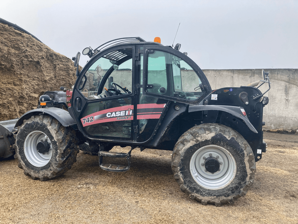 Ladeschaufel типа Case IH FARMILT 742, Gebrauchtmaschine в ISIGNY-LE-BUAT (Фотография 1)