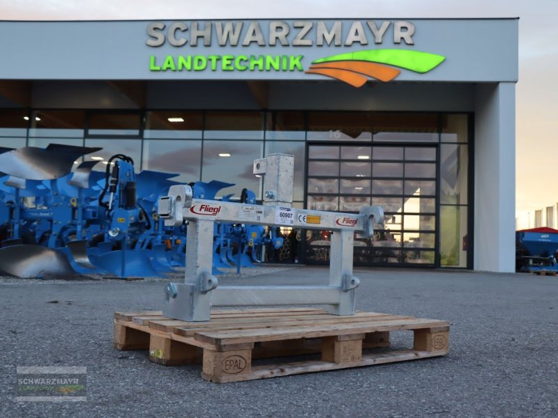 Ladeschaufel del tipo Fliegl AgroCenter Adapter Euro auf 3-P, Neumaschine en Aurolzmünster (Imagen 1)