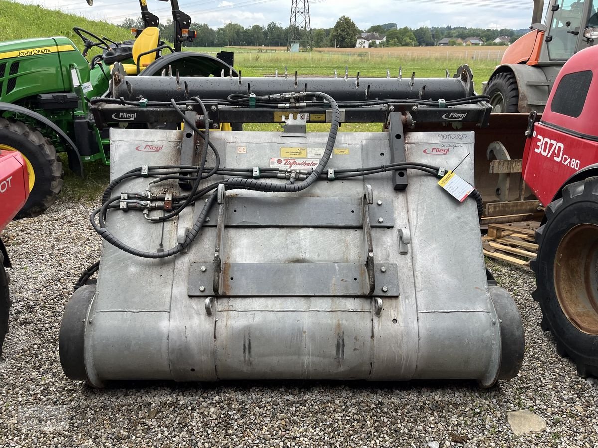 Ladeschaufel des Typs Fliegl Einfütterungsschaufel 2000mm Weidemann HV / Euro, Gebrauchtmaschine in Burgkirchen (Bild 14)