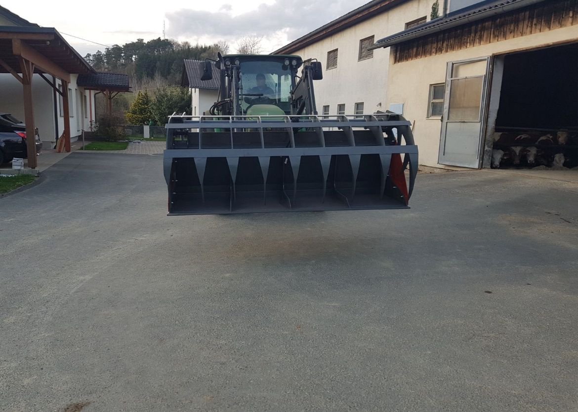 Ladeschaufel del tipo Inter Tech Greifschaufel Silo Reißschaufel verschiedene Breiten, Neumaschine In Augsburg (Immagine 4)