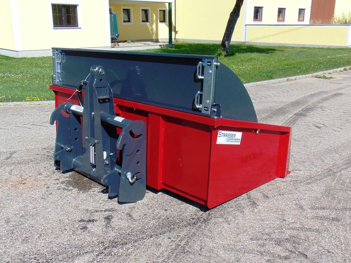 Ladeschaufel of the type InterTech 2400 HD+, Neumaschine in Neukirchen am Walde  (Picture 1)