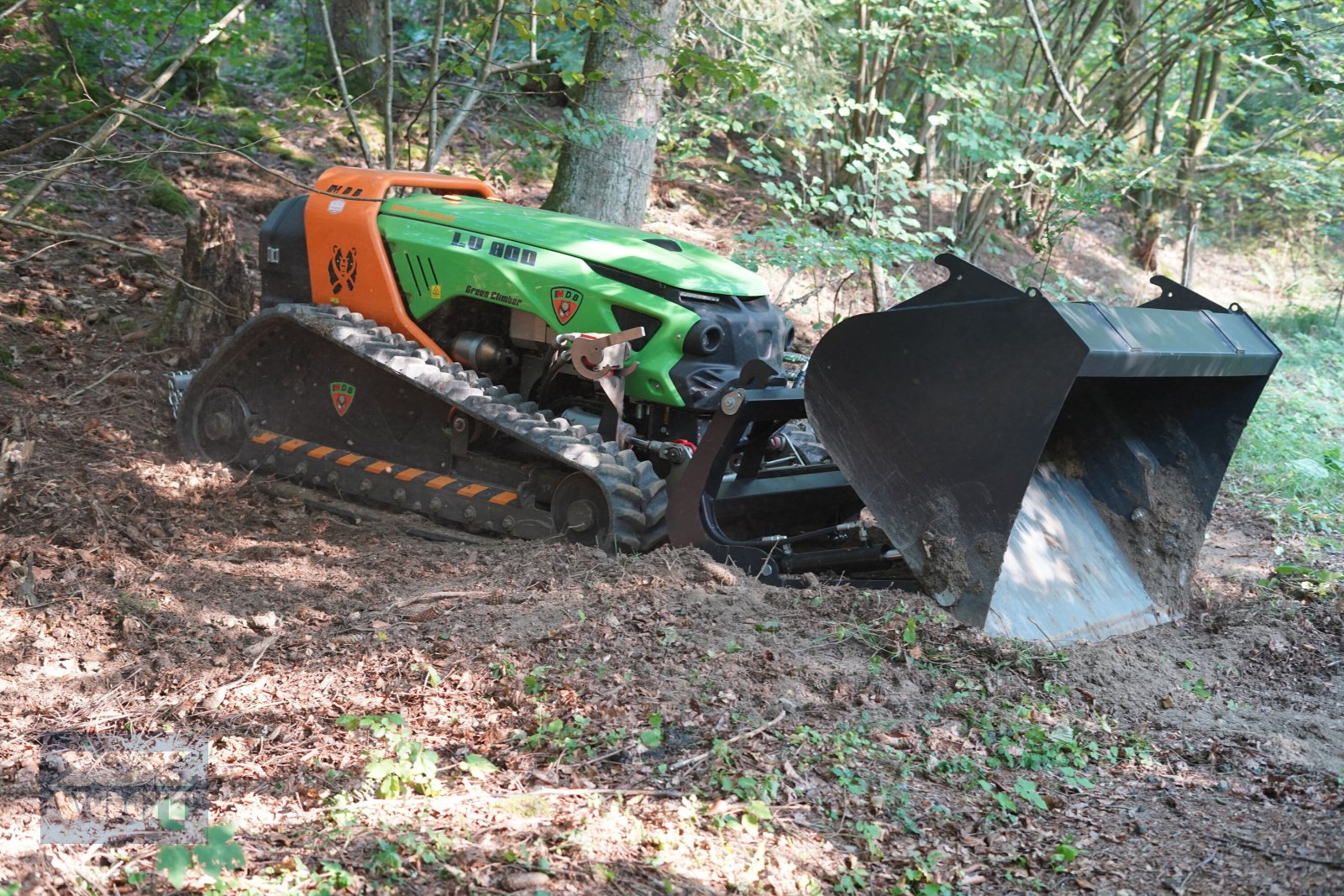 Ladeschaufel typu MDB HKS 160 Hydr. Hochkippschaufel für Geräteträger /Mähraupe /Funkraupe, Neumaschine v Schmallenberg (Obrázek 13)