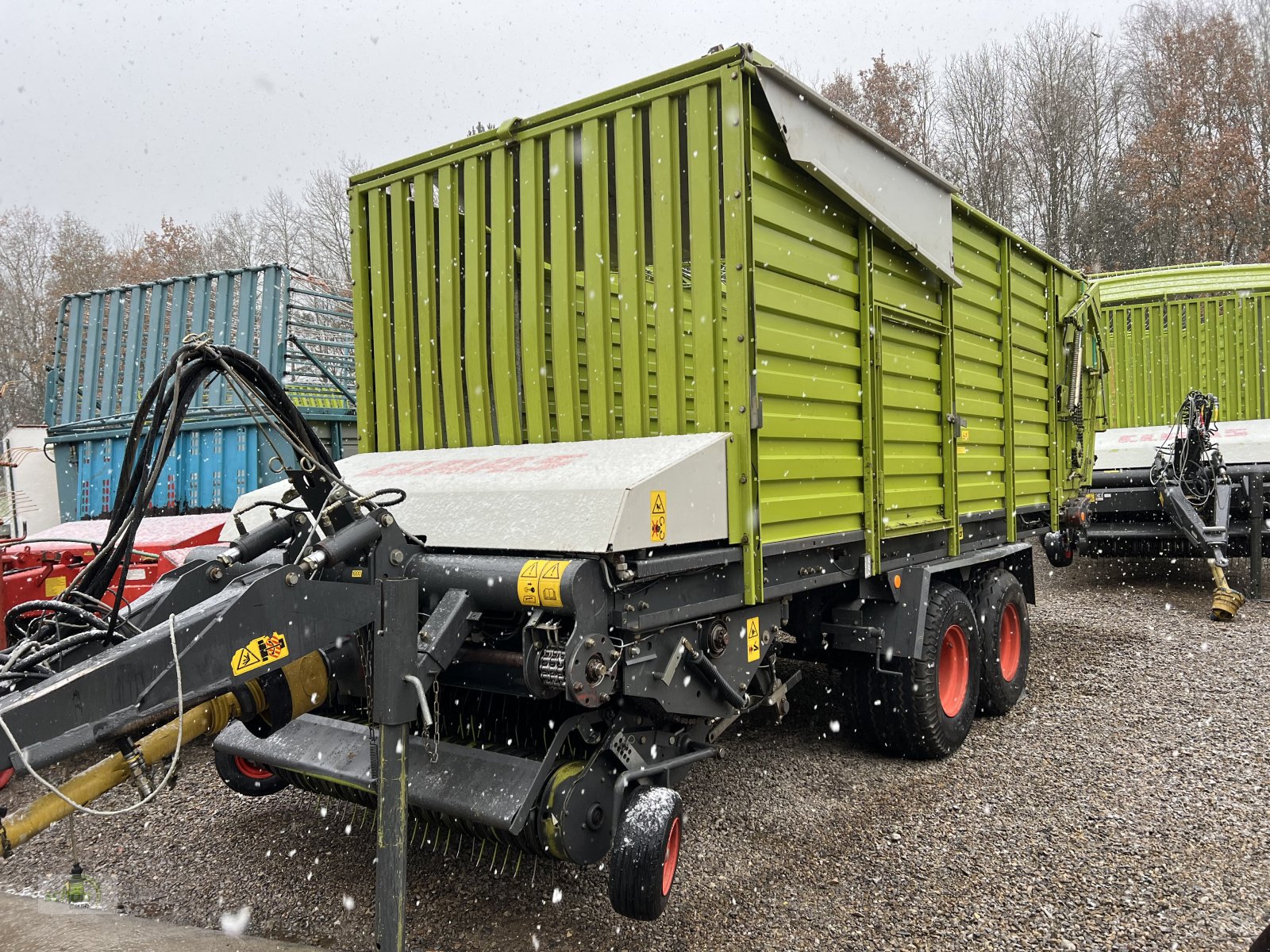 Ladewagen van het type CLAAS Quantum 3500 S - ein gut erhaltener Rotor-Ladewagen - noch nicht gereinigt, Gebrauchtmaschine in Burgrieden (Foto 4)