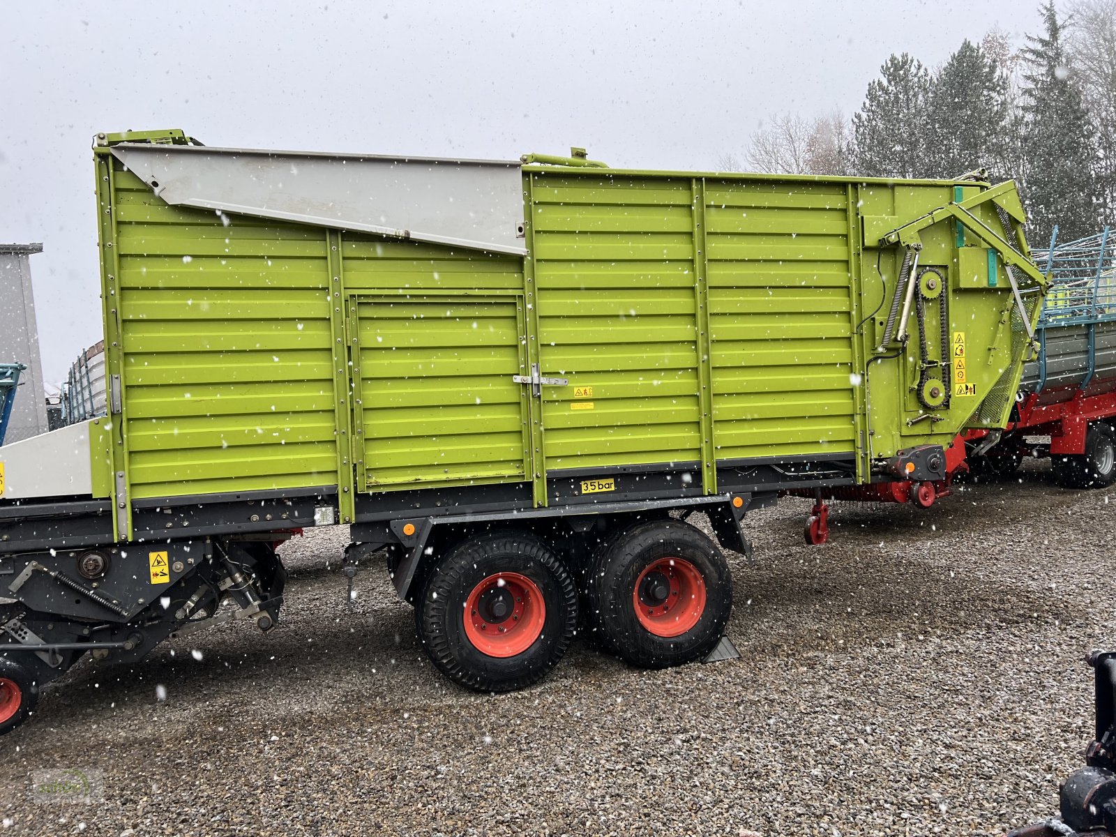 Ladewagen van het type CLAAS Quantum 3500 S - ein gut erhaltener Rotor-Ladewagen - noch nicht gereinigt, Gebrauchtmaschine in Burgrieden (Foto 10)