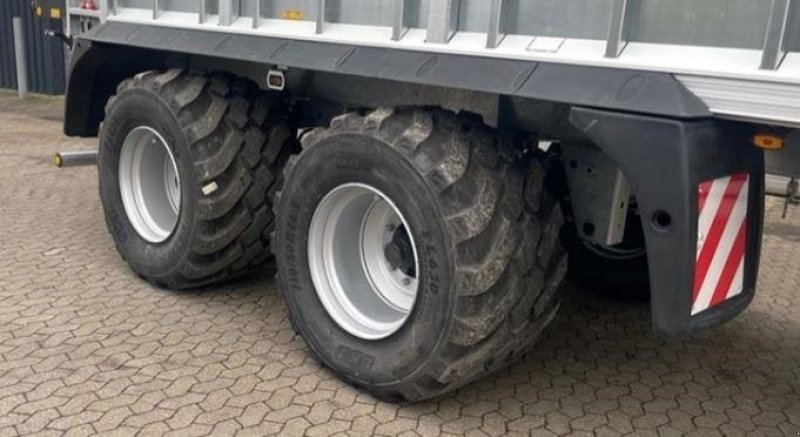 Ladewagen of the type Fliegl ASW 281 TAURUS FOX Tandem Bogie, Gebrauchtmaschine in Brønderslev (Picture 3)