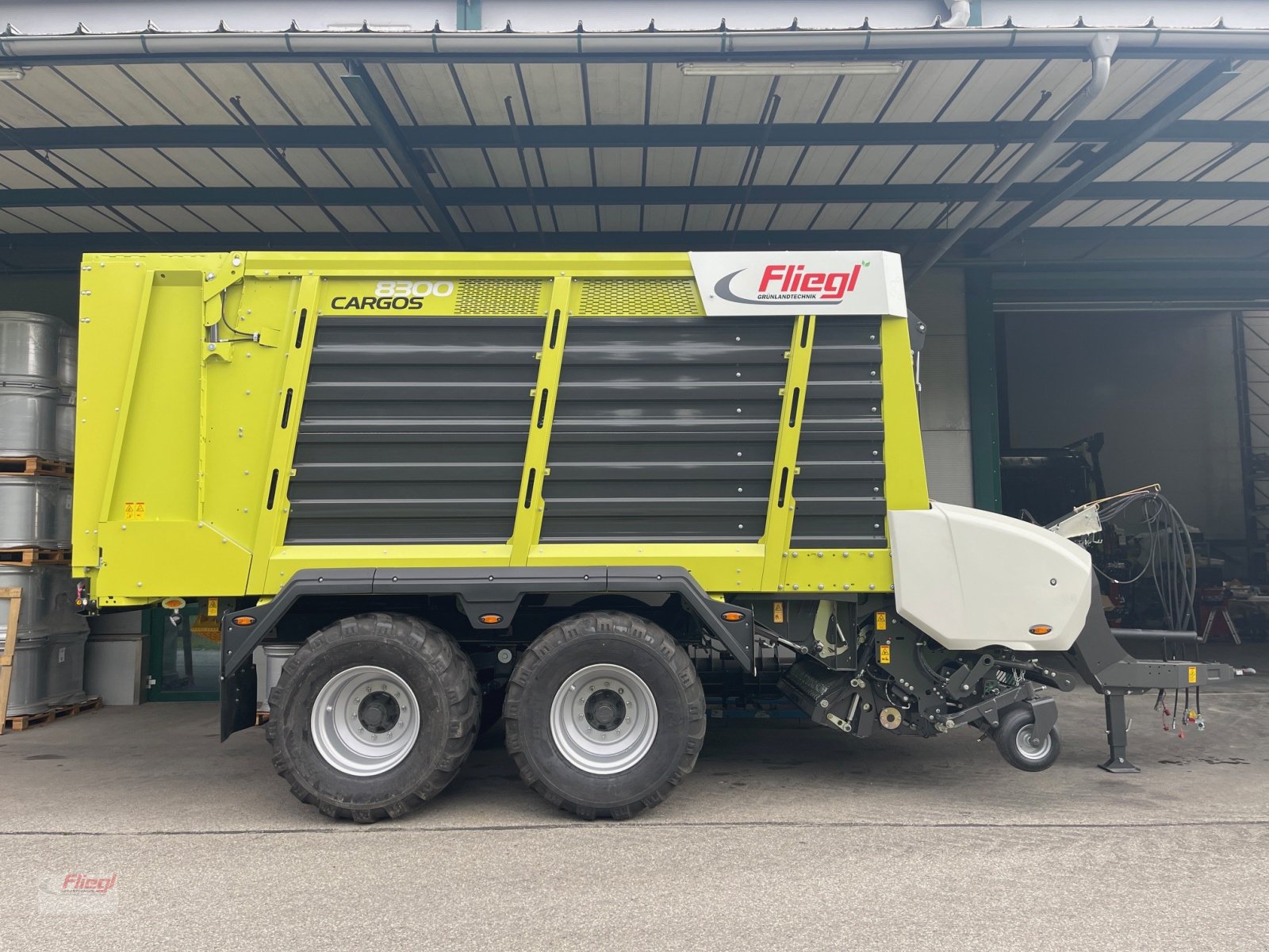 Ladewagen Türe ait Fliegl Cargos 8300, Neumaschine içinde Kirchdorf bei Haag (Oberbayern) (resim 2)