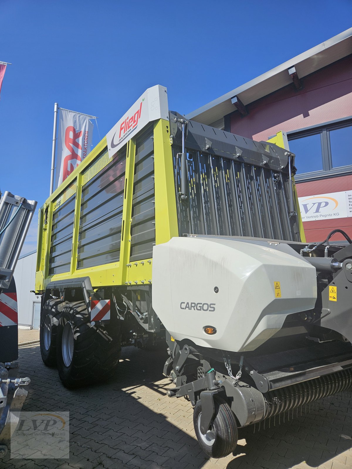 Ladewagen van het type Fliegl Cargos 8400 Tandem, Neumaschine in Hohenau (Foto 1)