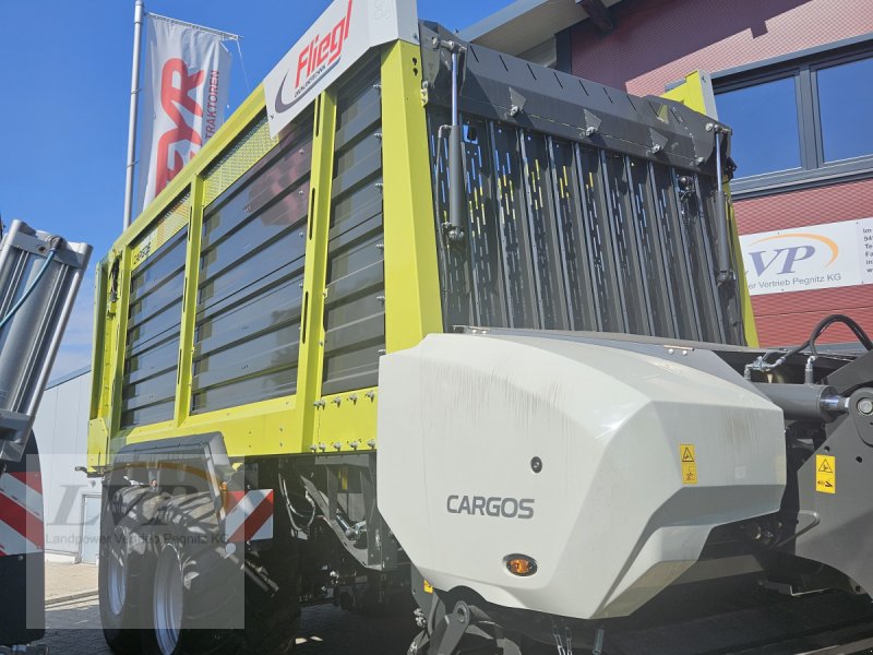 Ladewagen del tipo Fliegl Cargos 8400 Tandem, Neumaschine In Hohenau