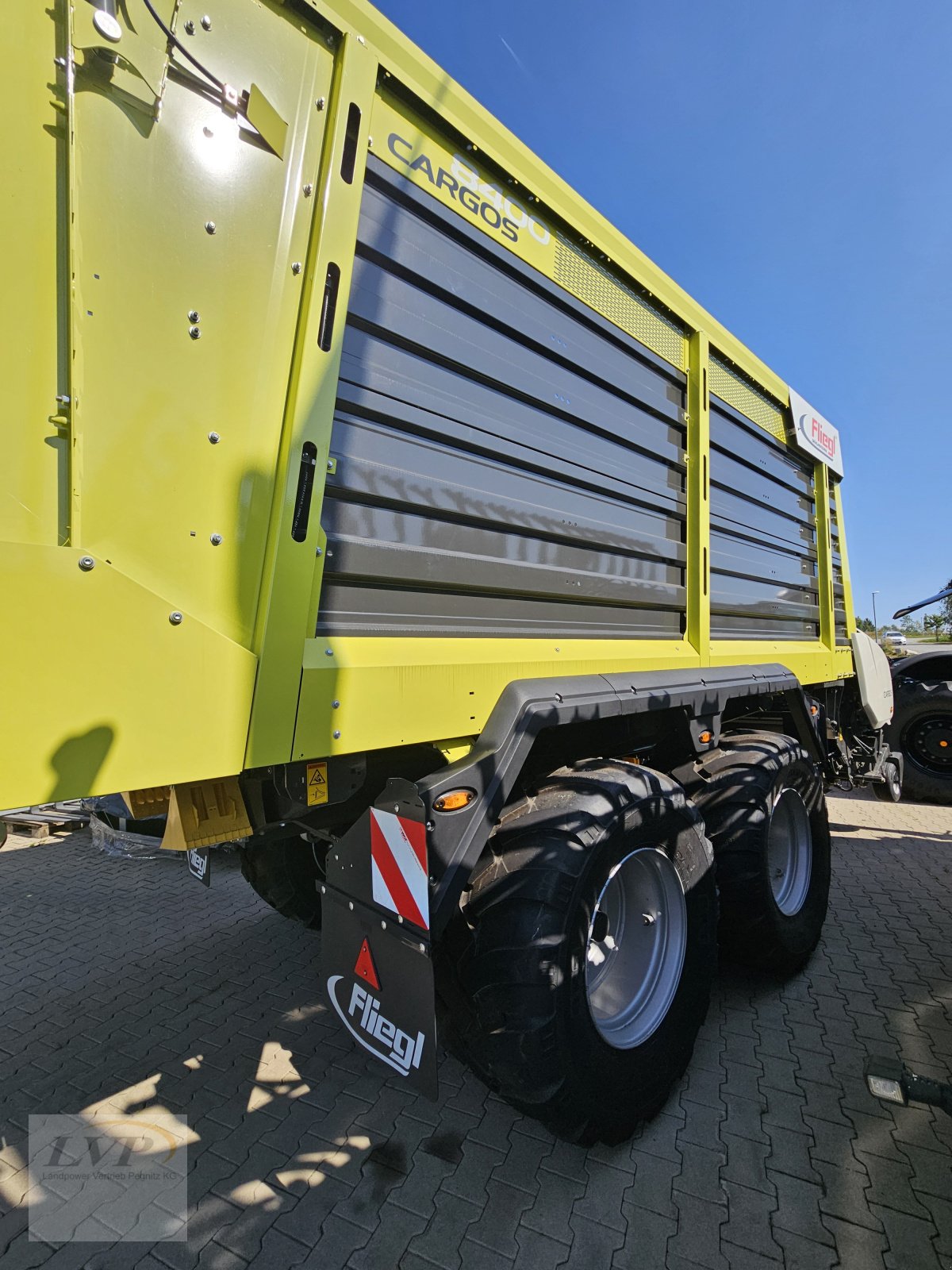 Ladewagen of the type Fliegl Cargos 8400 Tandem, Neumaschine in Hohenau (Picture 2)