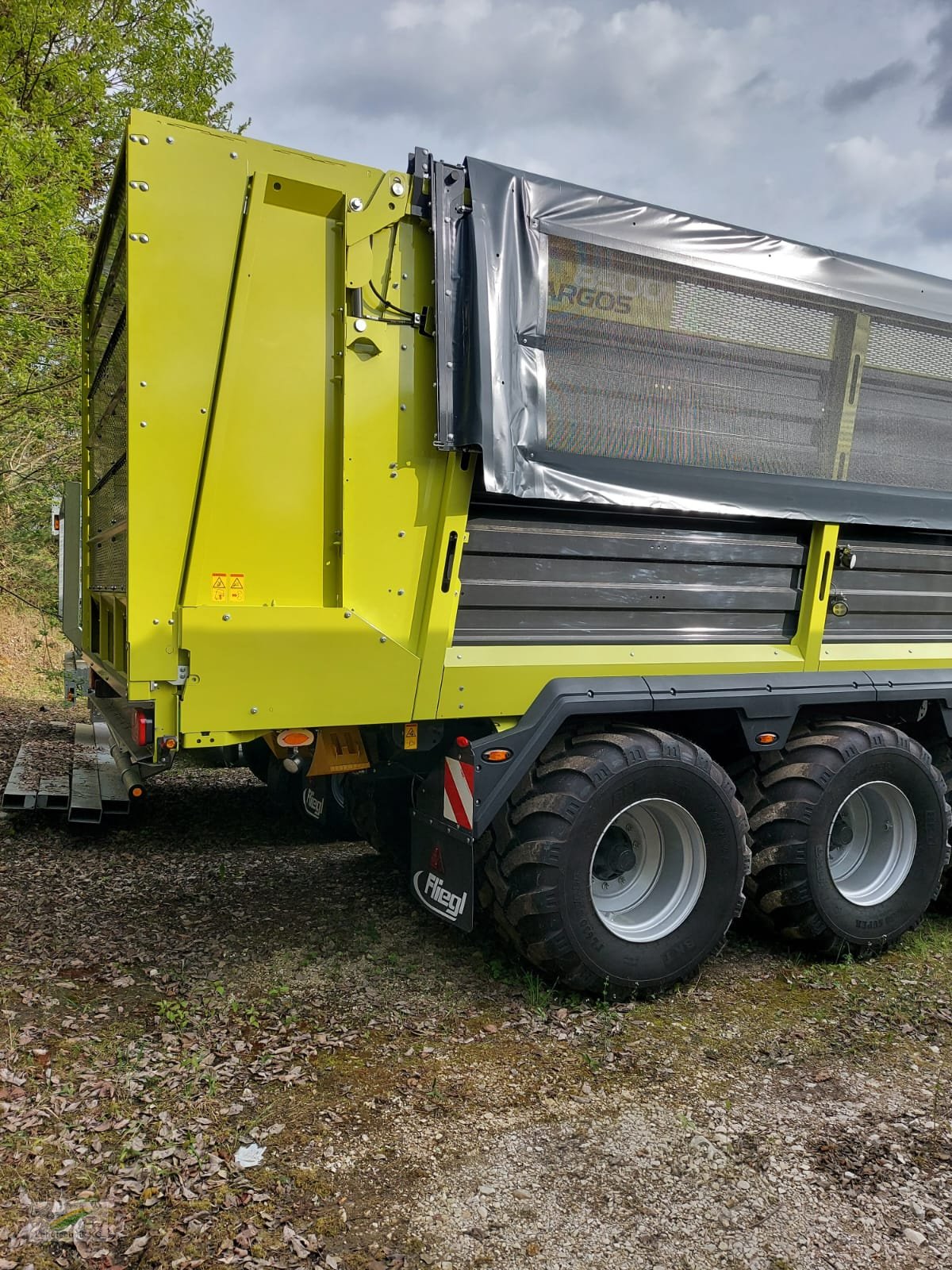 Ladewagen van het type Fliegl Cargos 8500 Tridem, Neumaschine in Pegnitz-Bronn (Foto 5)